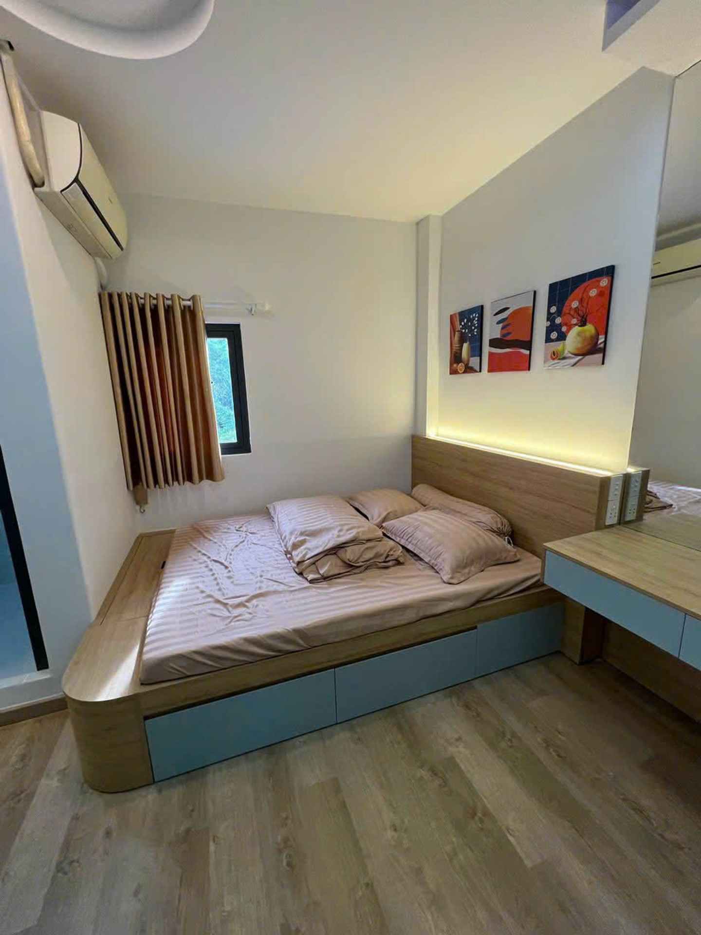 Bán gấp nhà 2 tầng 46m2, 2PN, 3WC, sổ hồng riêng, đường Chuyên Dùng Chính, Q.7 - 3.5 tỷ 16000611