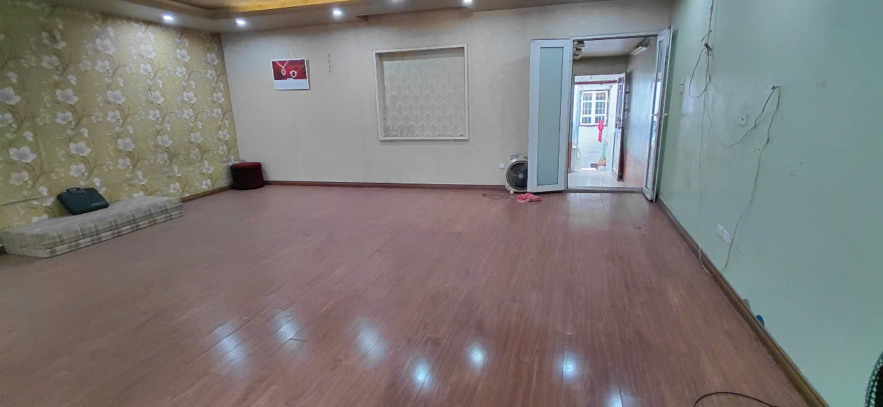 CHO HỘ GIA ĐÌNH THUÊ NHÀ PHỐ LÊ DUẨN – CỬA NAM 75M 2 PHỎNG 7TR 16000629