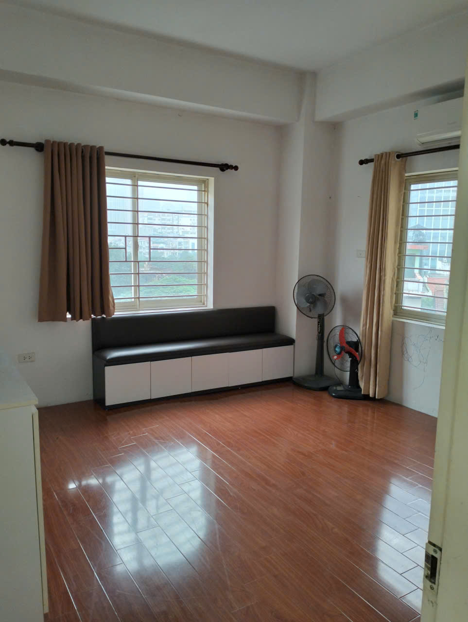 CHO THUÊ CĂN HỘ 503 NHÀ E3A, SỐ 7 VŨ PHẠM HÀM, YÊN HOÀ CG, HN LH CHÍNH CHỦ 0985.951919 16000657