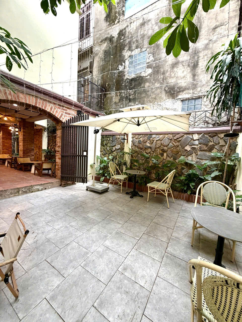CHO THUÊ MẶT BẰNG CAFE SÂN VƯỜN – SETUP SẴN, QUẬN BA ĐÌNH - HÀ NỘI - VÀO KINH DOANH NGAY 16000659