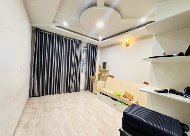 Bán nhà đường số 5, Phường Linh Tây, Thủ Đức, TP HCM. DT 51m2, 2 tầng, SH. Giá 4.93 tỷ 16000666