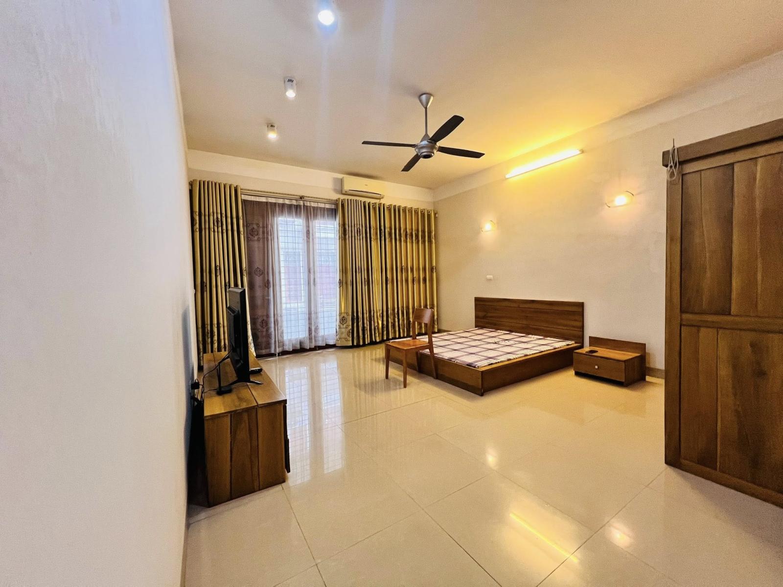 Bán nhà mặt phố Dương Văn Bé, 70m2, 4 tầng, mặt tiền 7.2m, 29.8 tỉ, kinh doanh đồ ăn 16000672