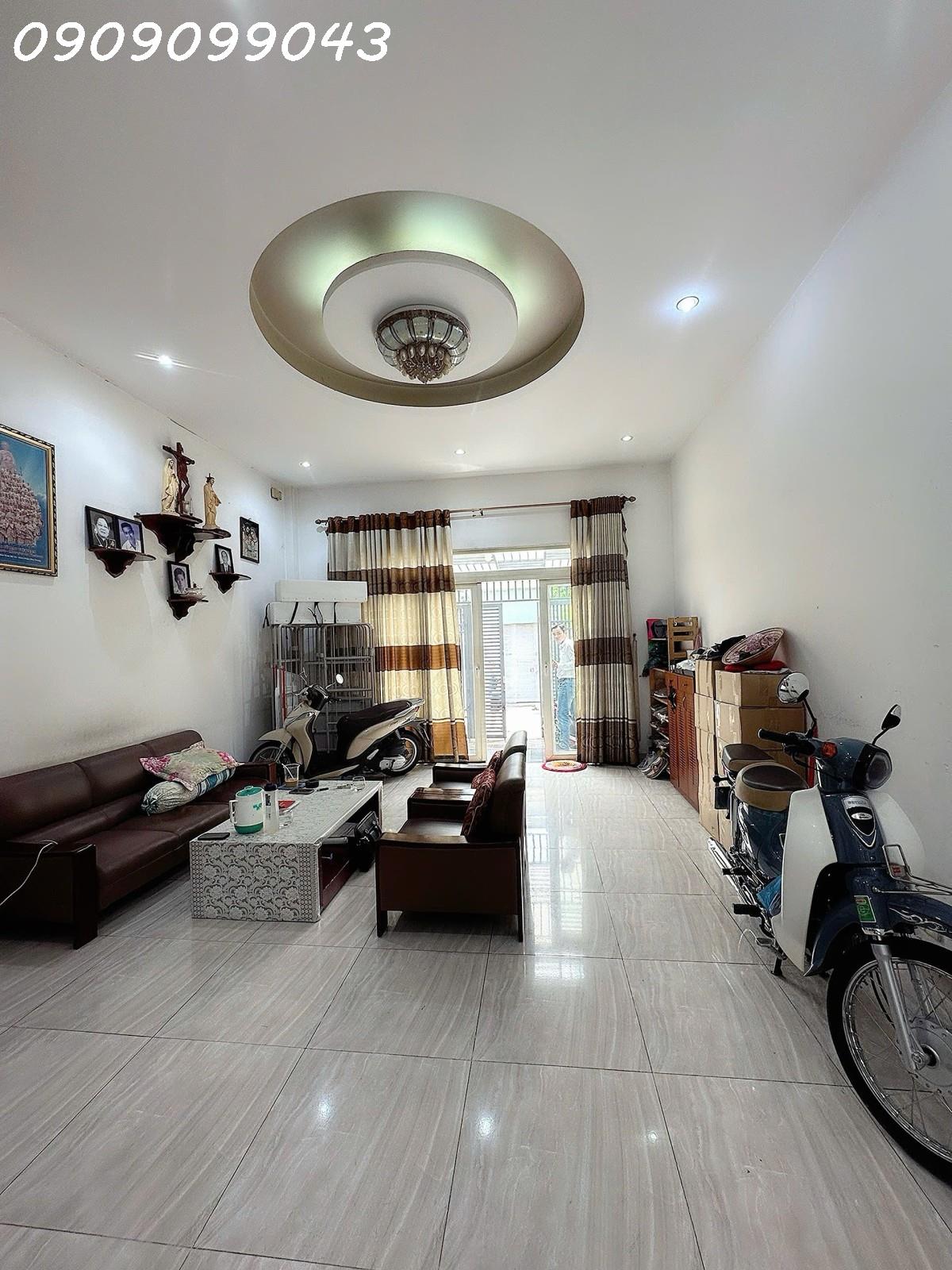 NHÀ 3 TẦNG BTCT – Ô TÔ NGỦ TRONG NHÀ – NGAY TRƯỜNG CHINH 16000836
