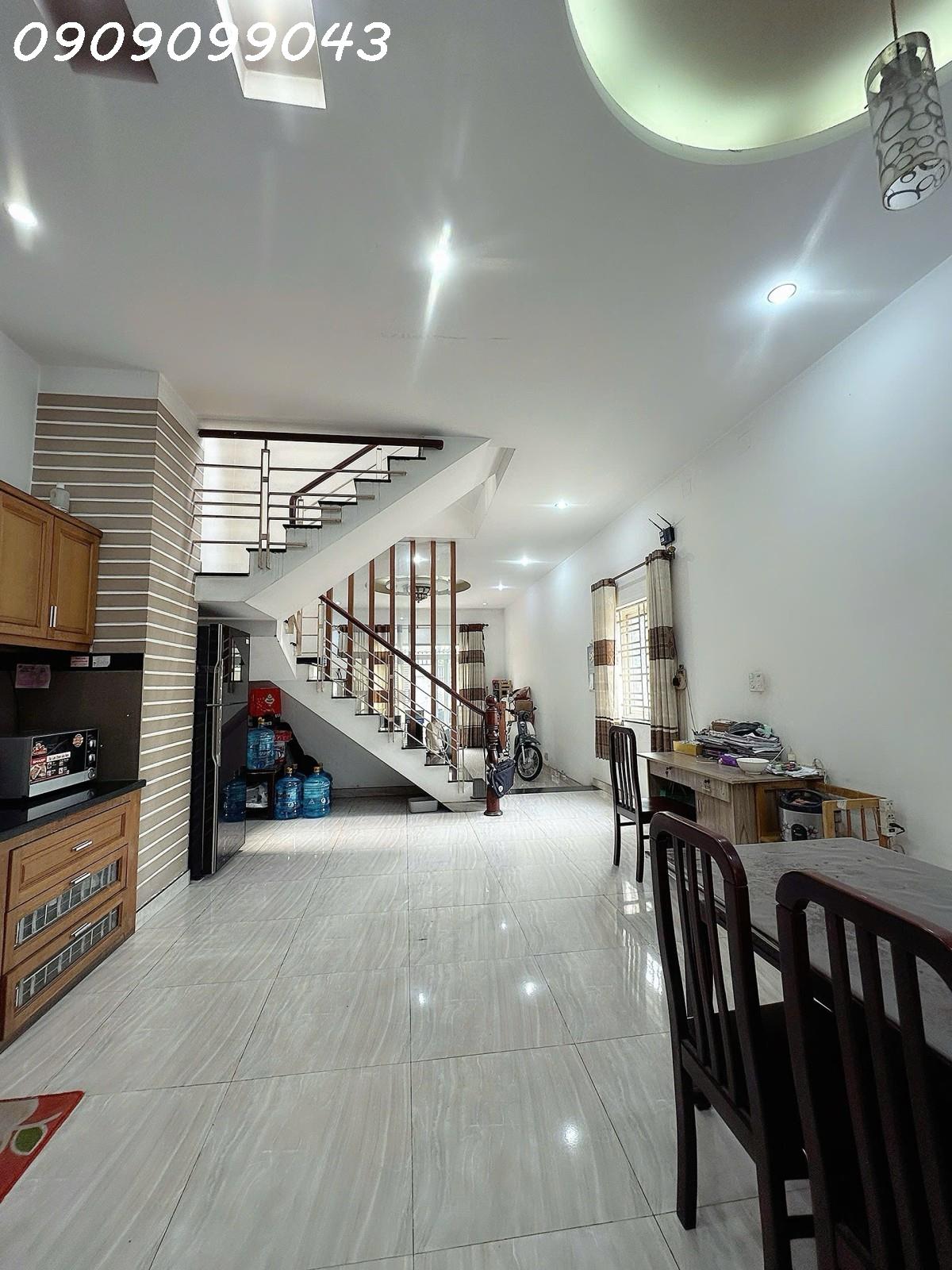 NHÀ 3 TẦNG BTCT – Ô TÔ NGỦ TRONG NHÀ – NGAY TRƯỜNG CHINH 16000836
