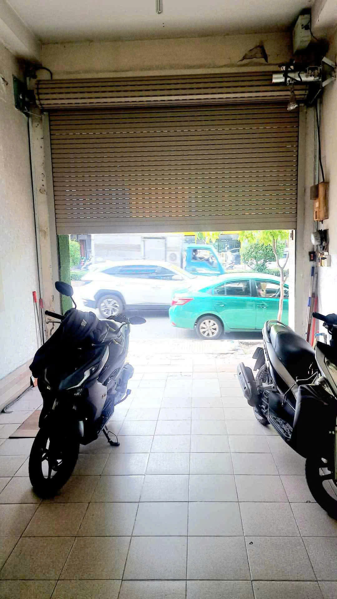 Bán nhà Mặt tiền Cộng Hòa - gần Ấp Bắc, ETOWN, 3,5x22,5m, 3 Tầng, 1 đời chủ, hạ 18,4 tỷ. 16000895