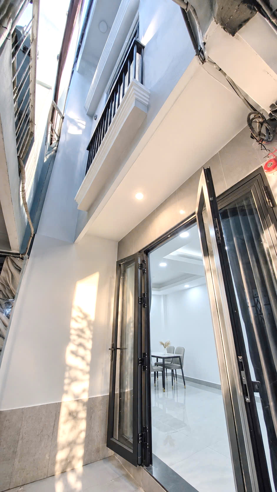 Nhà mới 2 lầu sân thượng hẻm 152 Hưng Phú P8Q8 P.Chánh Hưng 16000916