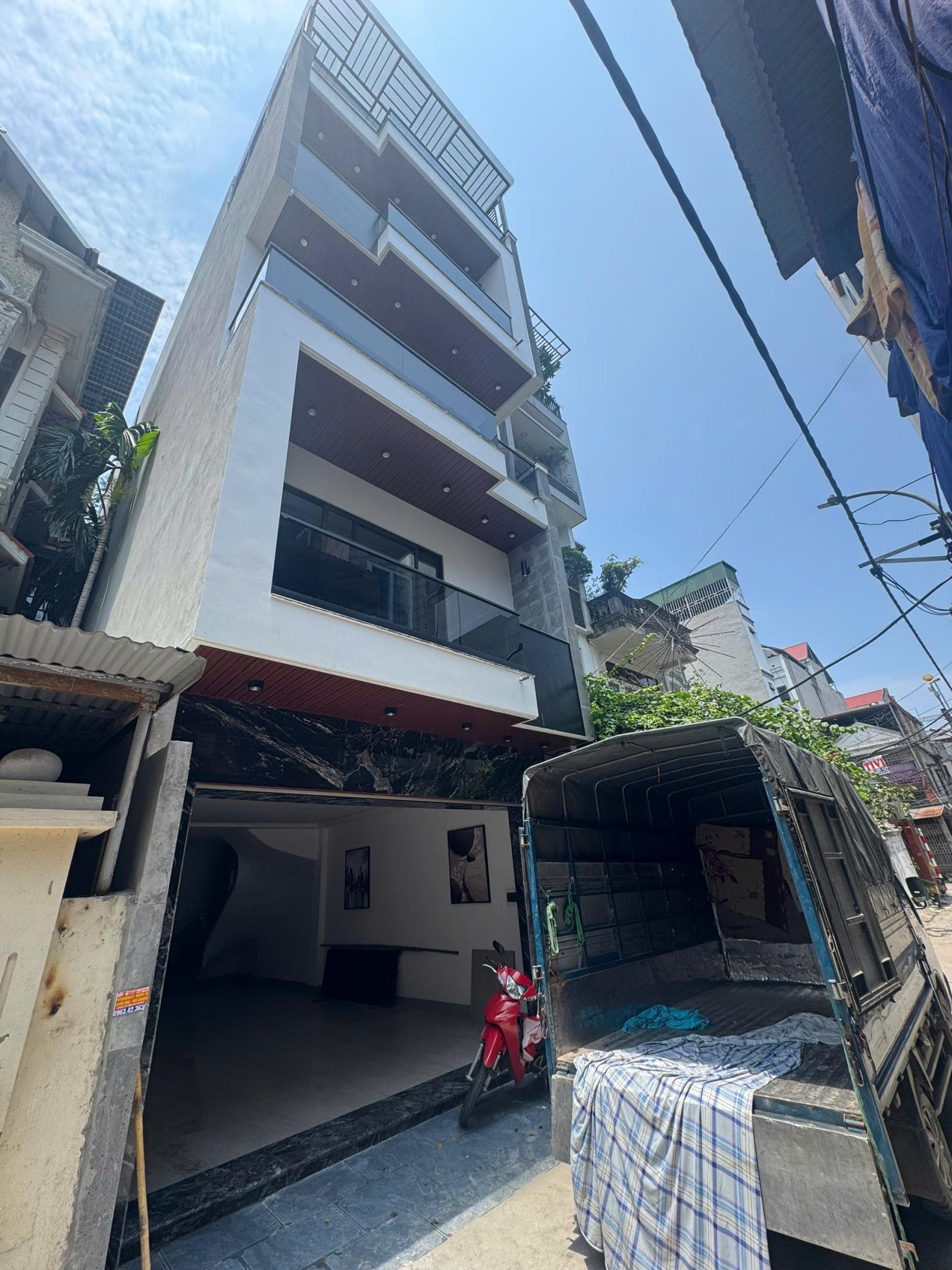 BÁN NHÀ MỚI MẶT NGÕ KINH DOANH Ô TÔ ĐỖ CỬA Phố Ngô Gia Tự 109m2 7 tầng 21.2 tỷ Long Biên. 16000919