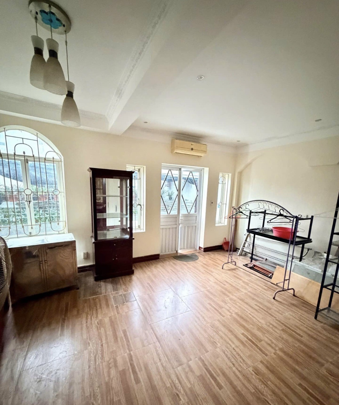 Lạc Long Quân, sổ 64m2, 6 tầng kiên cố, thoáng sáng, vài bước ô tô đỗ. 13 tỷ 16000940