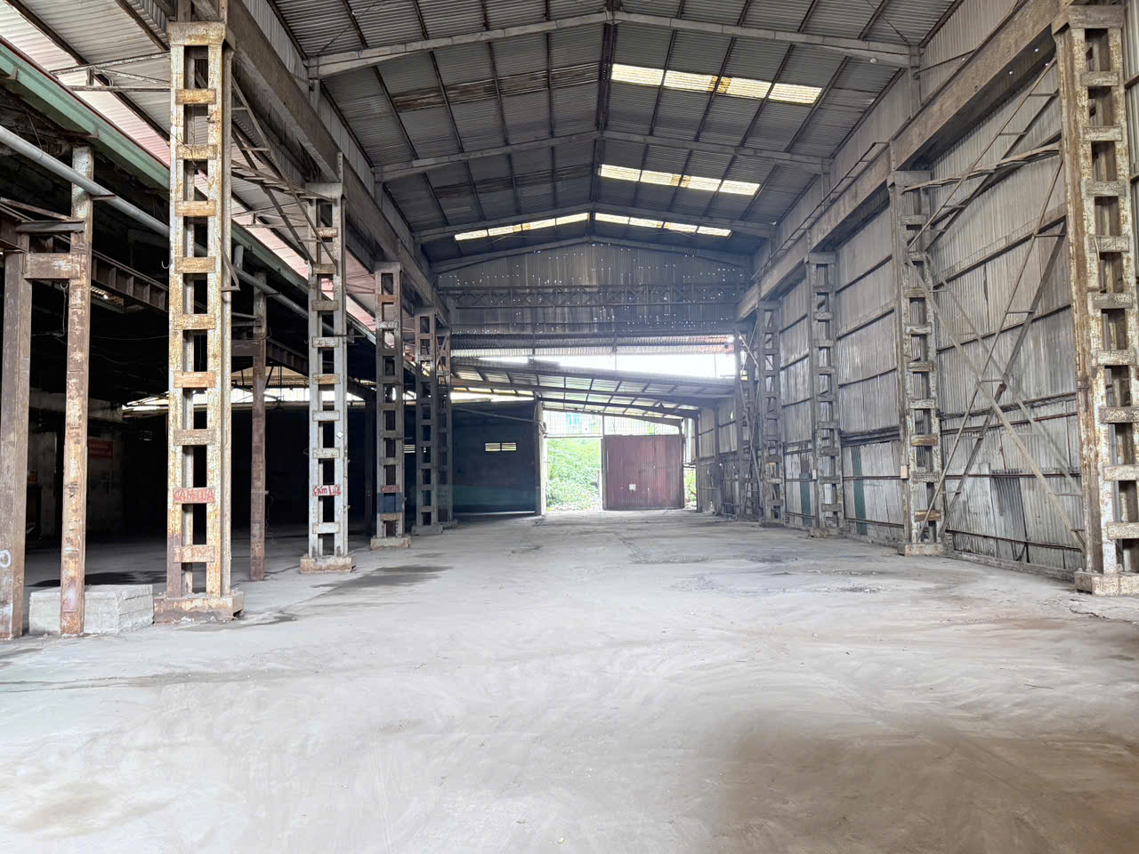 Cho thuê 1250m2 kho riêng biệt làm kho chứa hàng, giao vận, chuyển phát...tại Đức Giang, Long Biên, Hà Nội 16000956