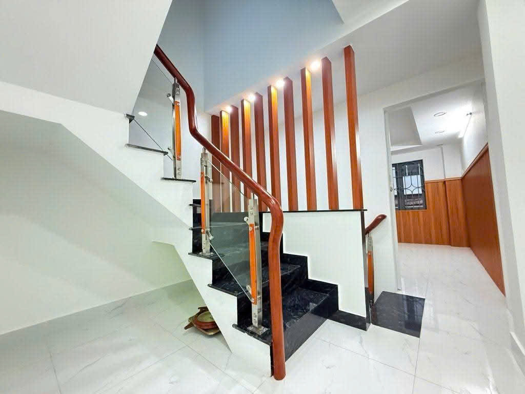 CHỈ XÓT LẠI CĂN GIÁ HẤP DẪN CHỈ 4 TY55 TL CHỐT .  BÙI VĂN  BA.  QUẬN 7. 16000984