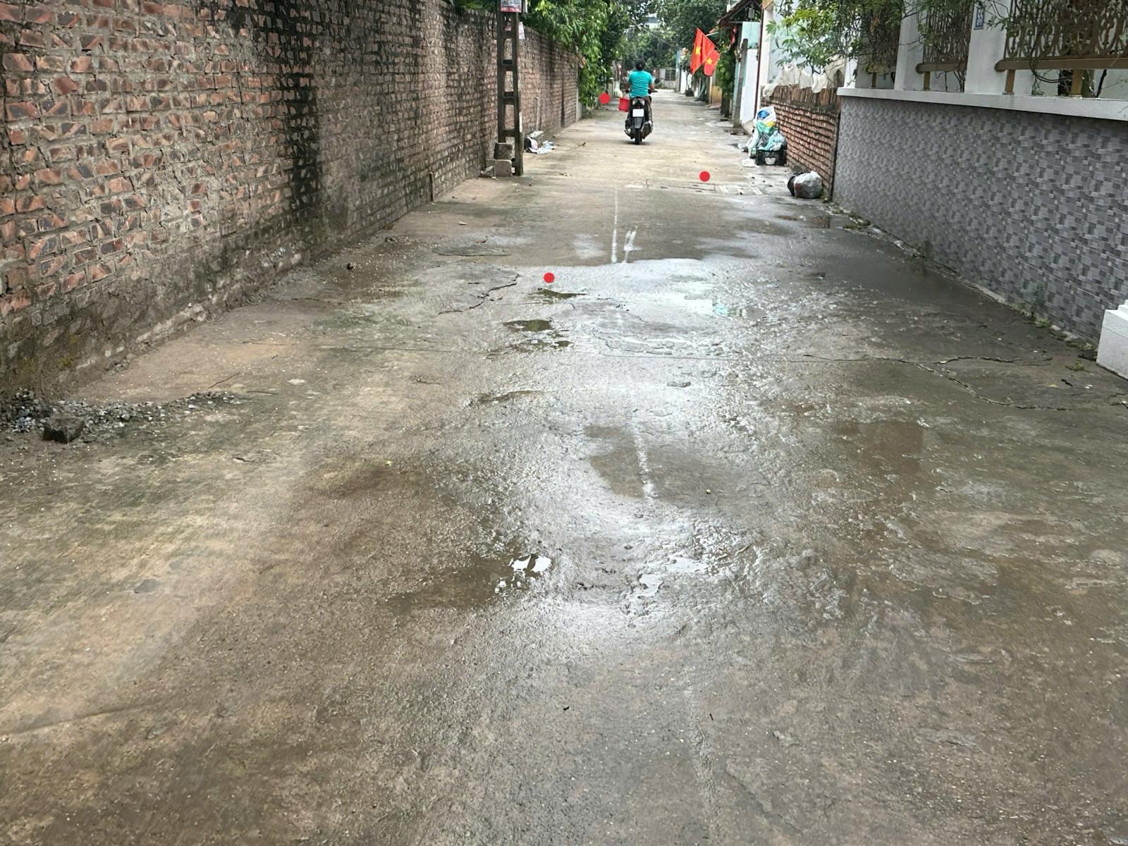 Bán đất Dương Đức Hiền Gia Lâm DT 42m2 sáng đưa con học chiều vài bước ra chợ Dòng tiền nhỏ ở sướng 16001079