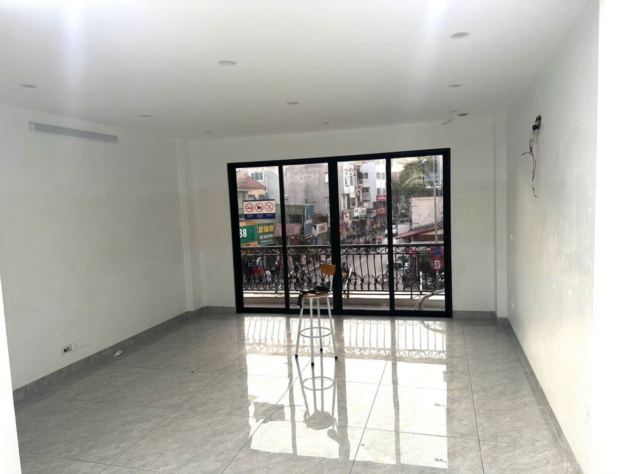 Tặng 20tr cho môi giới, Chủ Nhà cho thuê Cửa Hàng Vị Trí Đắc Địa tại 337 phố Bạch Mai, quận Hai Bà 16001081