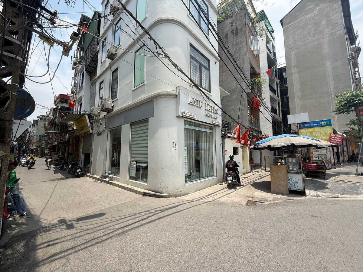 Bán Nhà Giáp Bát. Hoàng Mai. Lô Góc. DT 40m2. MT 8m. 5 Tầng. Giá 9.25 Tỷ. 16001094