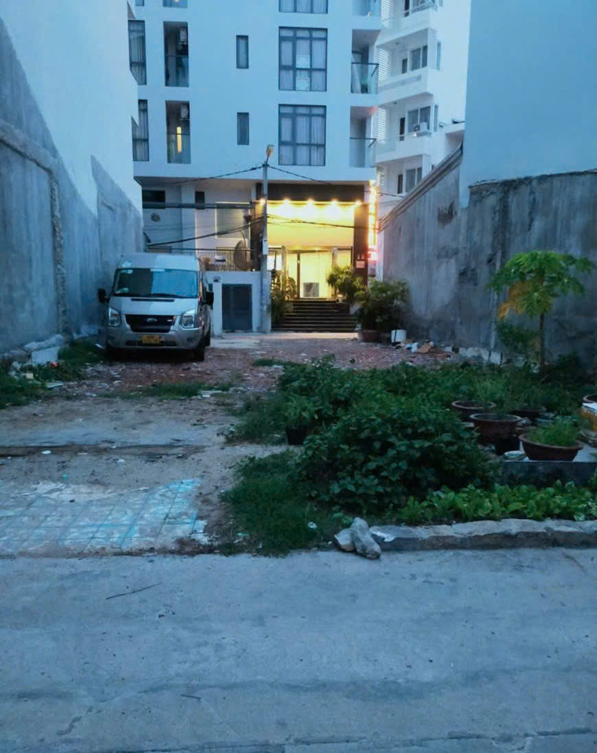BÁN ĐẤT HẺM TUỆ TĨNH NGANG ĐẸP KHU PHỐ TÂY NHA TRANG, GẦN BIỂN 300m - DT: 159m2 - GIÁ 21 tỷ 16001172