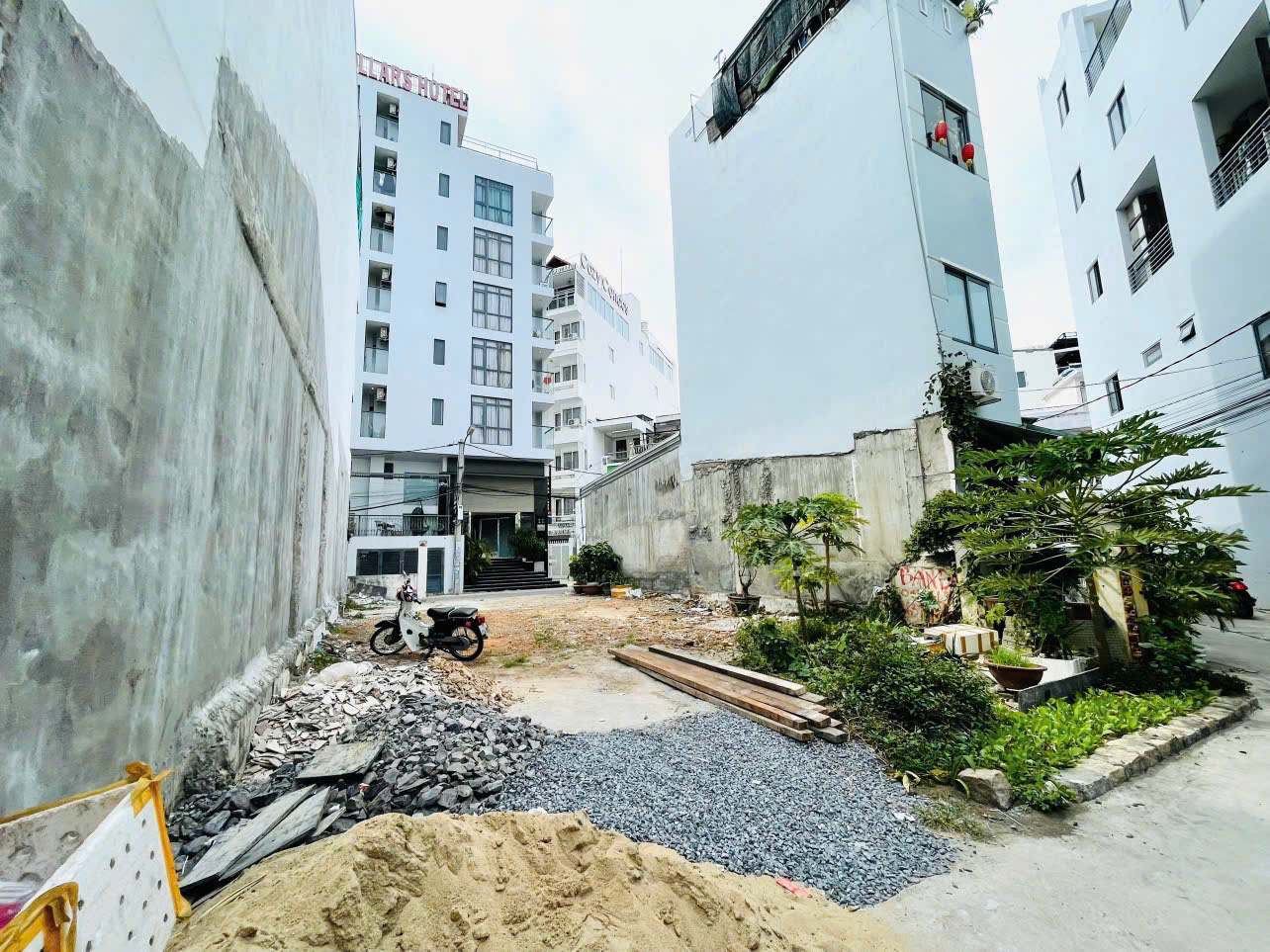 BÁN ĐẤT HẺM TUỆ TĨNH NGANG ĐẸP KHU PHỐ TÂY NHA TRANG, GẦN BIỂN 300m - DT: 159m2 - GIÁ 21 tỷ 16001172