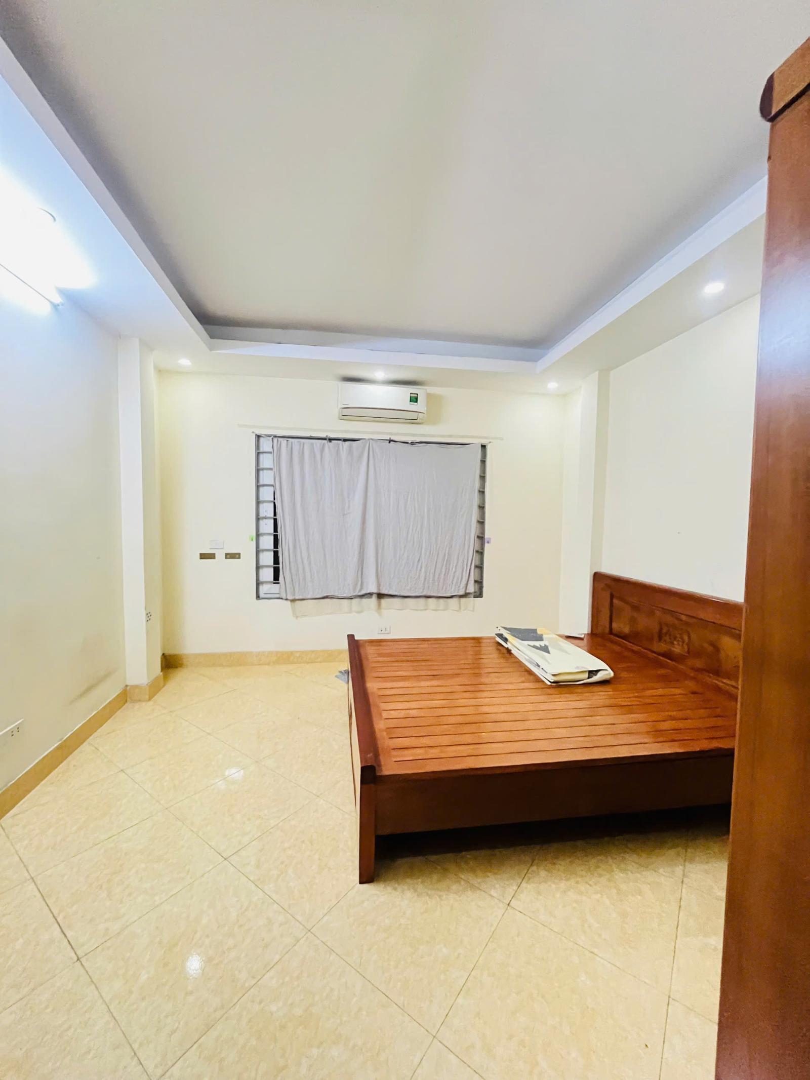 Cho thuê nhà ngõ 96 Đại Từ, 30m2 x 5 tầng, 3 ngủ, 10 triệu 16001247