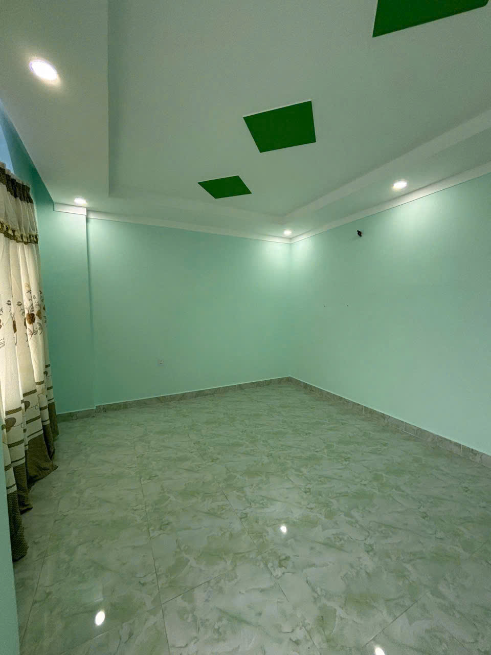 Cần sang nhượng mặt bằng đường DT743A Dĩ An, Bình Dương. 16001261