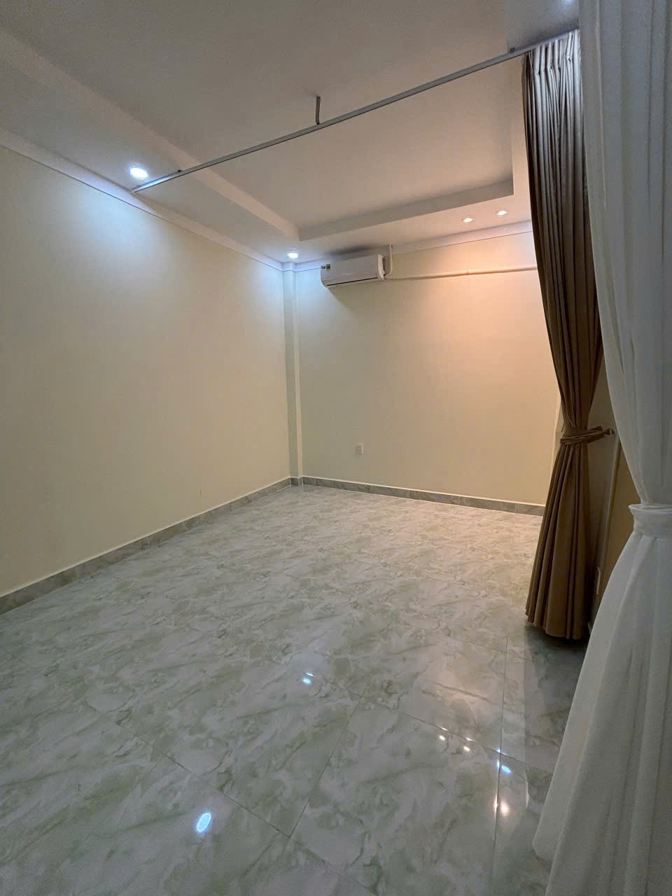 Cần sang nhượng mặt bằng đường DT743A Dĩ An, Bình Dương. 16001261