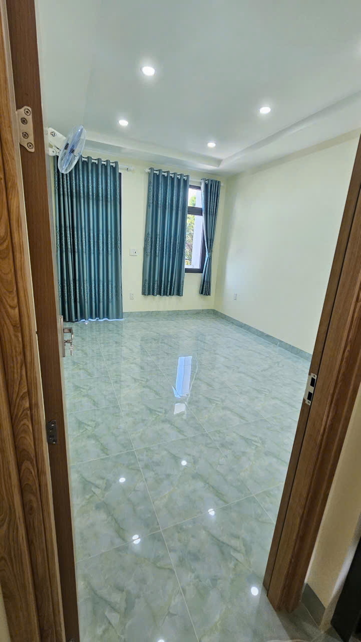CHO THUÊ NHÀ NGUYÊN CĂN MỚI XÂY, THÍCH HỢP ĐỂ Ở VÀ KINH DOANH – MẶT TIỀN PHAN ĐÌNH GIÓT, TP THỦ DẦU 16001340