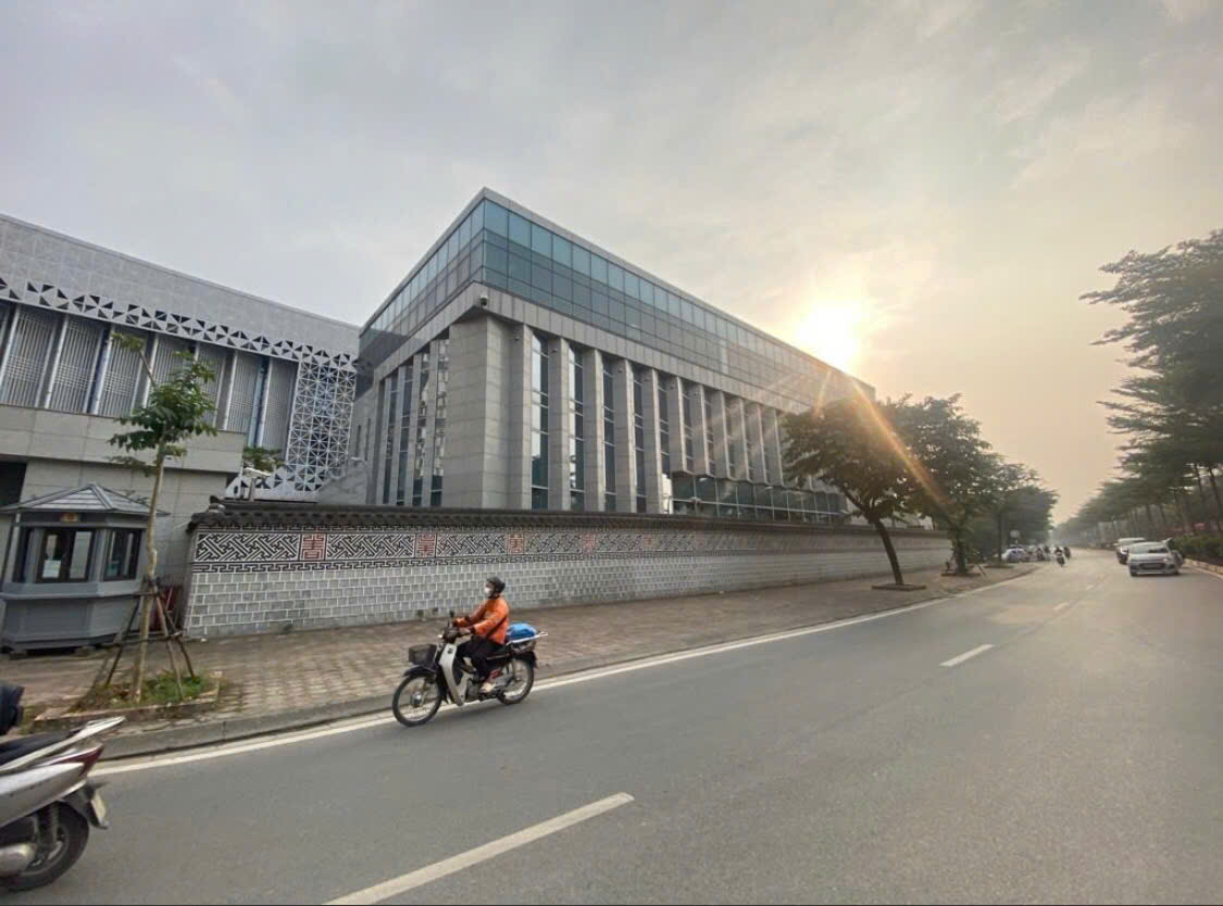 Ngoại giao đoàn,3 mặt thoáng, 1 ngoặt ra ô tô tránh, 6t xây mới, thang máy, 42m2, 11 tỷ 16001350