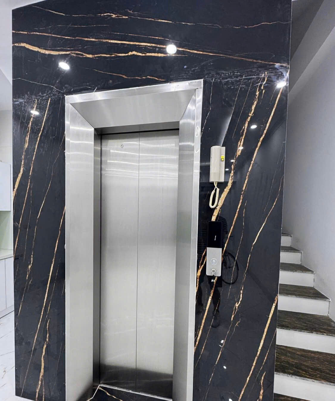 Ngoại giao đoàn,3 mặt thoáng, 1 ngoặt ra ô tô tránh, 6t xây mới, thang máy, 42m2, 11 tỷ 16001350