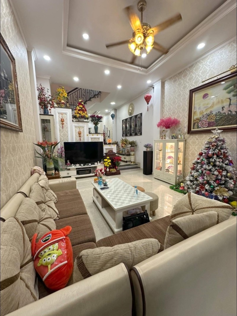 Bán nhà đường QL 13, Phường Hiệp Bình Phước. Thủ Đức, TP HCM. DT 126m2, 4 tầng, SH. Giá 12.9 tỷ 16001384
