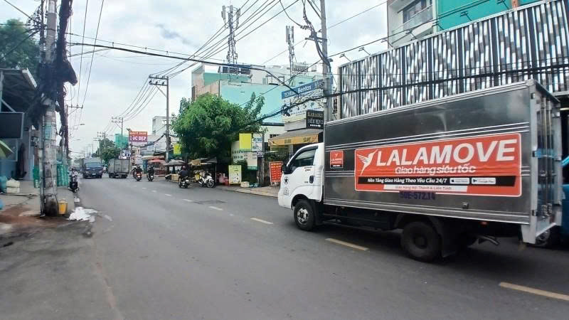 Bán Kho Xưởng - Mặt tiền Mã Lò, gần Lê Văn Quới,  12,5x80m, CN 995m2, Cấp 4, chỉ 49,9 Tỷ. 16001501