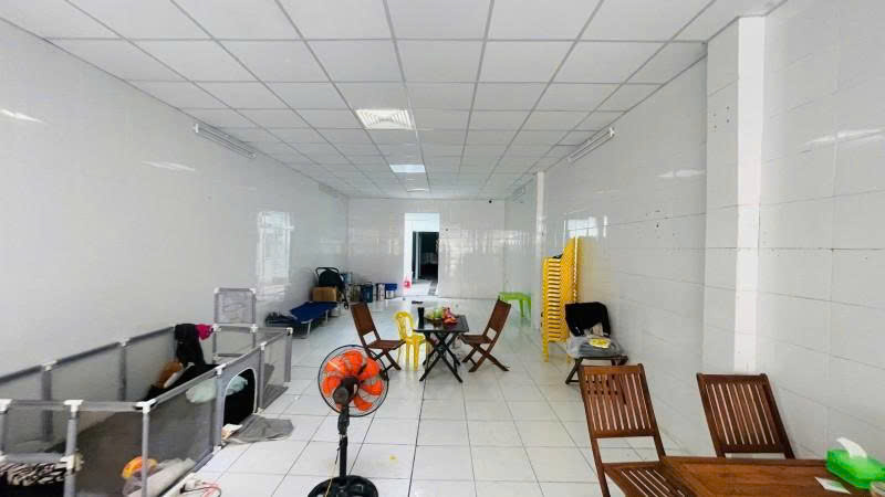 Bán nhà Mặt tiền Phan Huy Ích - ngay Trường Chinh,5,3x22m, Cấp 4 - GPXD 8 Tầng, 19,9 Tỷ. 16001508