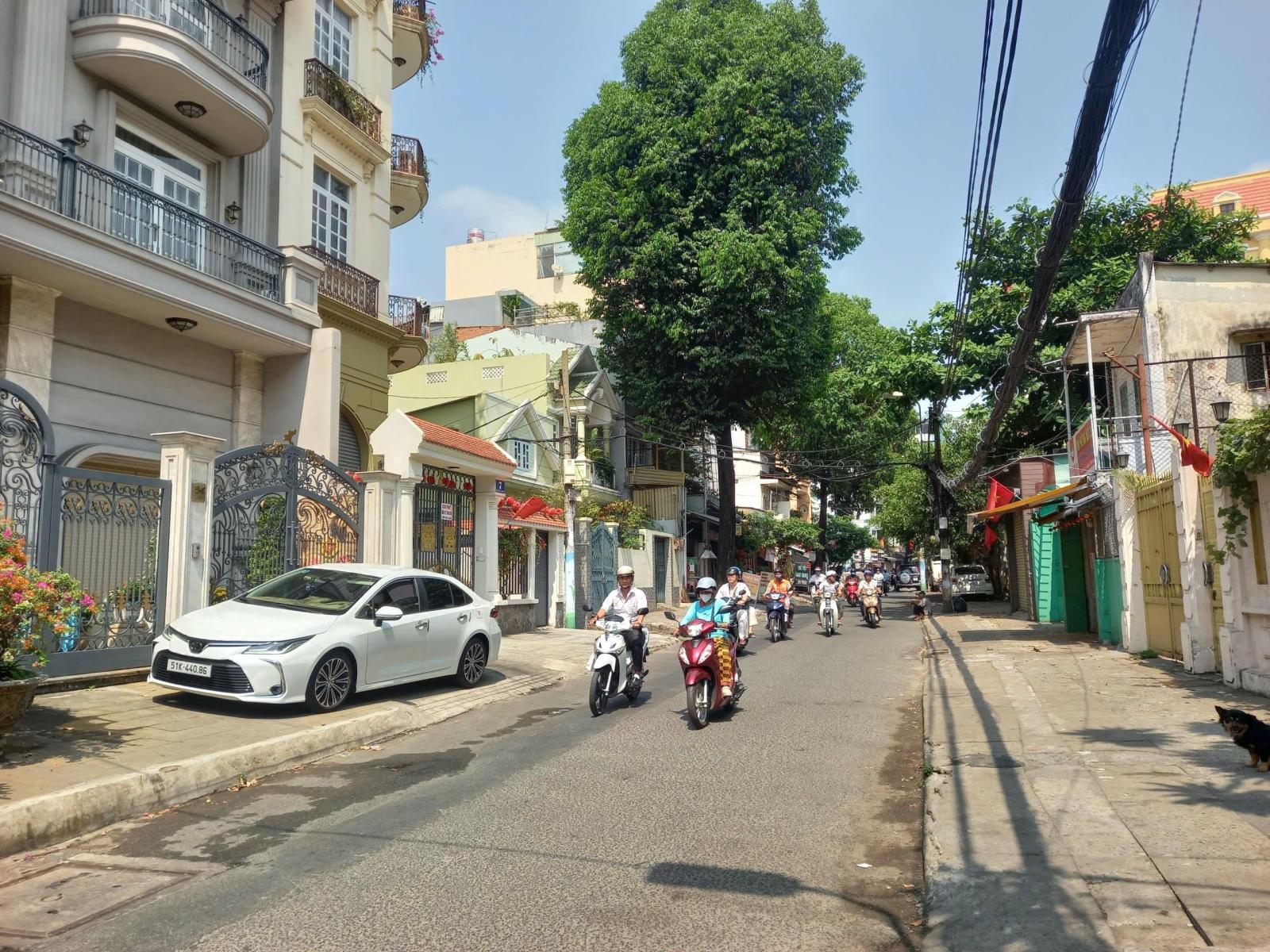 Cho thuê mặt bằng 2 MT Phan Bội Châu, 120m2, 28tr, TL 16001511