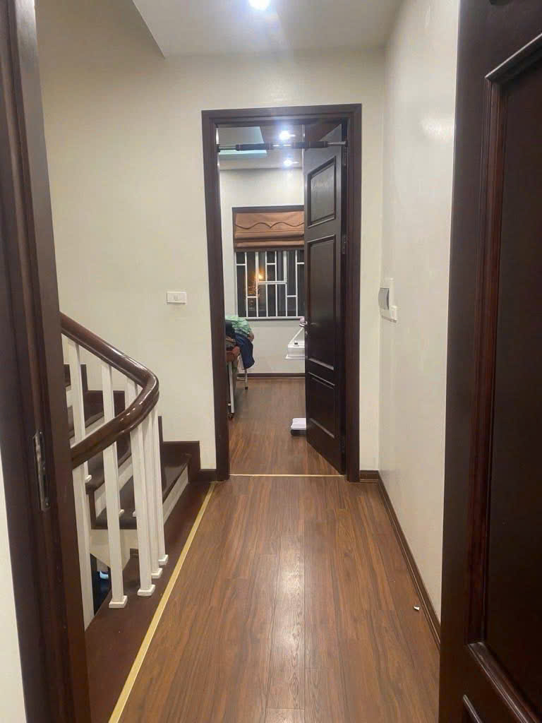 Vị trí cực tiện, vài bước ra ga Văn Quán, kết nối nhanh Nguyễn Trãi – Trần Phú – Hà Đông. DT 90m² – 4 tầng – mặt tiền siêu rộng. 16001540