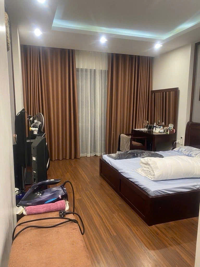 Vị trí cực tiện, vài bước ra ga Văn Quán, kết nối nhanh Nguyễn Trãi – Trần Phú – Hà Đông. DT 90m² – 4 tầng – mặt tiền siêu rộng. 16001540