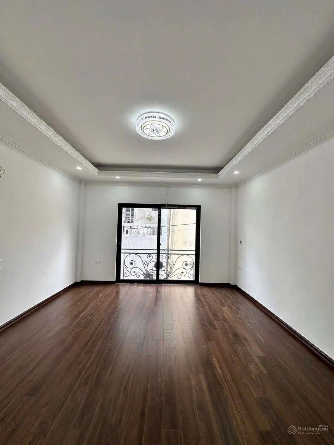 Vị trí cực tiện, vài bước ra ga Văn Quán, kết nối nhanh Nguyễn Trãi – Trần Phú – Hà Đông. DT 90m² – 4 tầng – mặt tiền siêu rộng. 16001540