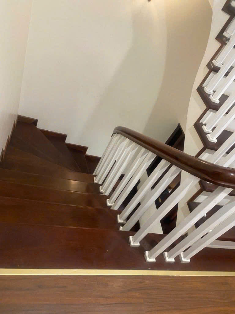Vị trí cực tiện, vài bước ra ga Văn Quán, kết nối nhanh Nguyễn Trãi – Trần Phú – Hà Đông. DT 90m² – 4 tầng – mặt tiền siêu rộng. 16001540