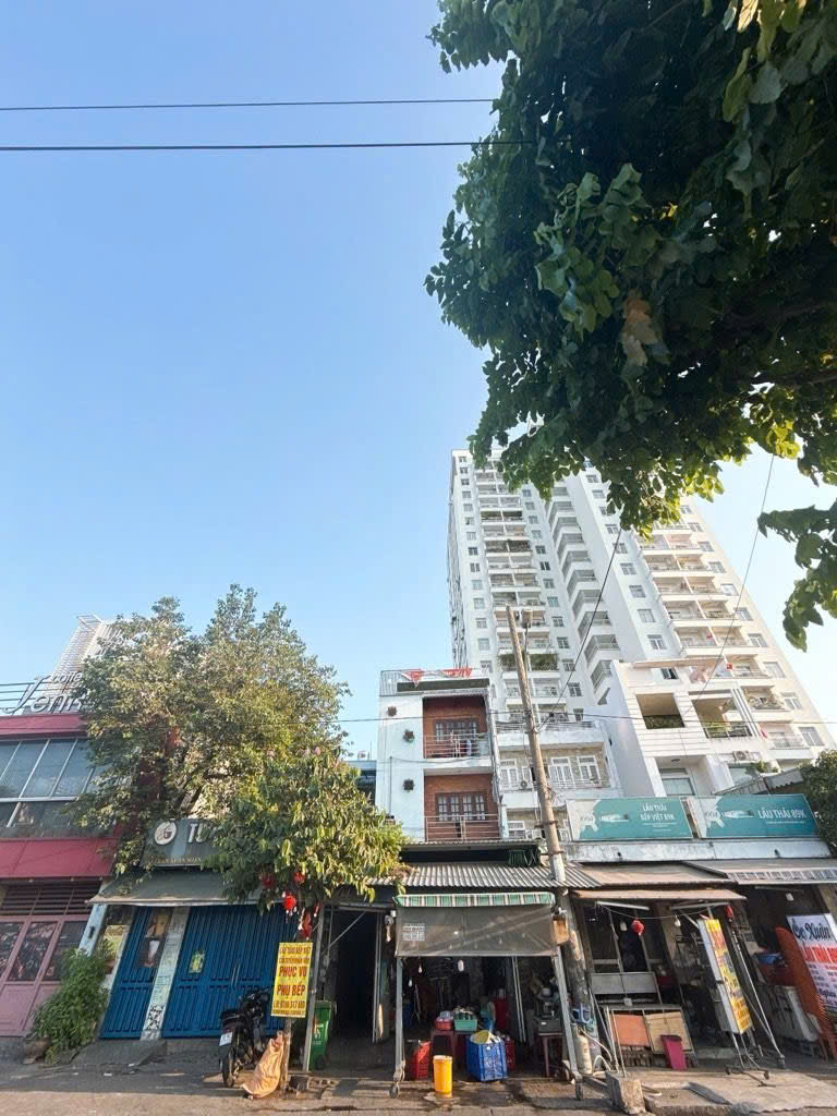 Quận 7, Hiếm Có, Mặt Tiền Trần Xuân Soạn, 6 Tầng, 4m5x30m. View Sông. Chỉ 17 tỷ. Bán Gấp 16001648