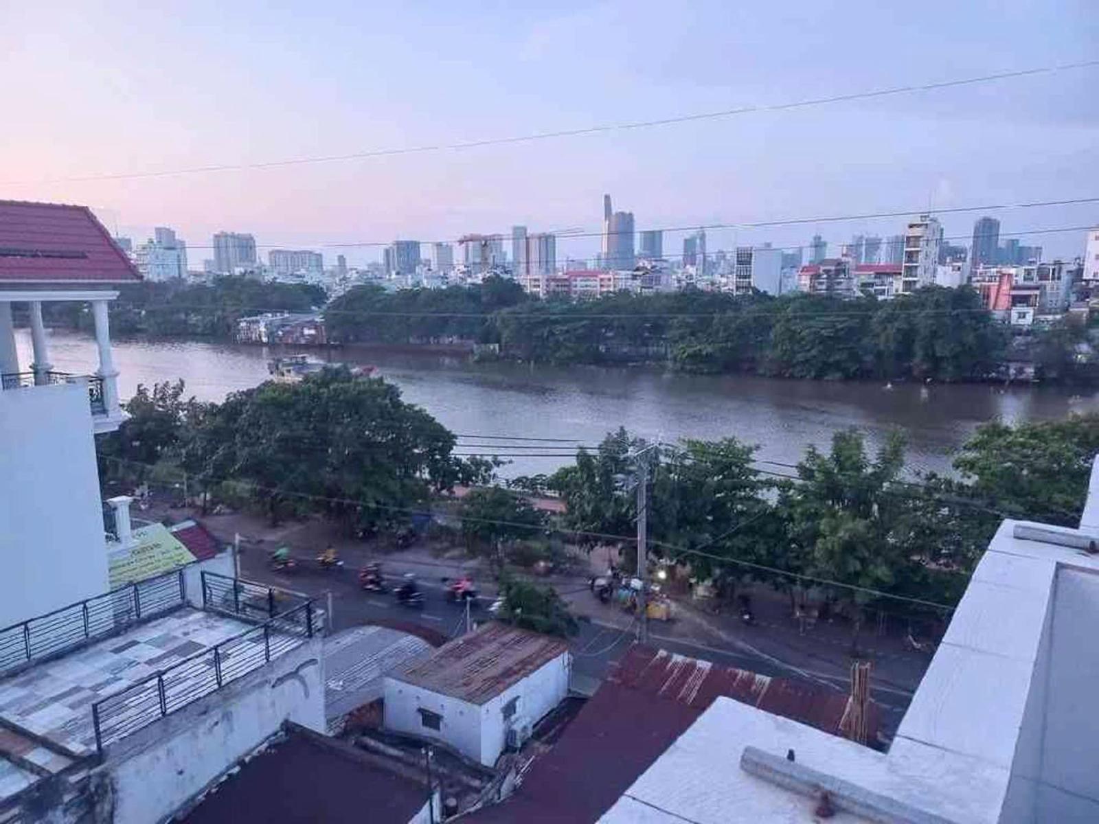 Quận 7, Nhà Mặt Tiền Trần Xuân Soạn, 6 Tầng, 4m5x30m. View Sông. Chỉ 17 tỷ. Bán Gấp. Hiếm 16001649