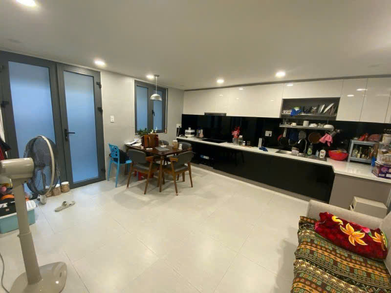 Chỉ 8.7 tỷ có nhà 5 lầu HXH tránh Nguyễn Thái Sơn ngang 6m 68m2 gần Vincom Phan Văn Trị. 16001664