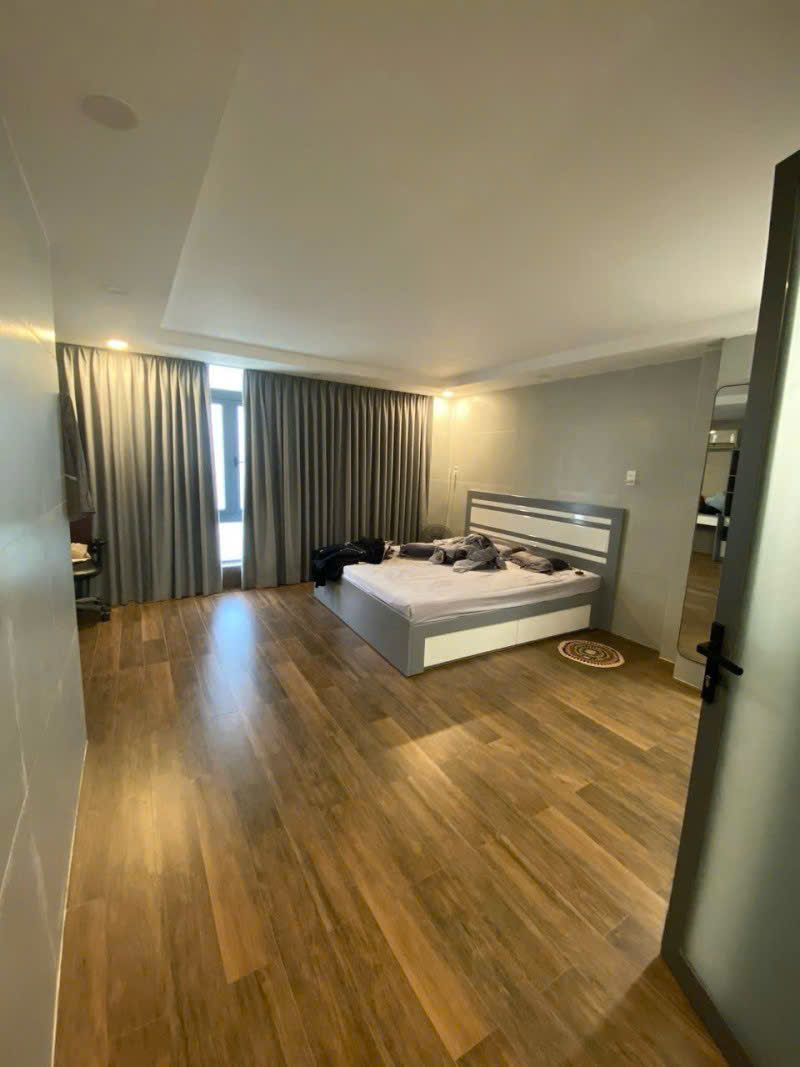 Chỉ 8.7 tỷ có nhà 5 lầu HXH tránh Nguyễn Thái Sơn ngang 6m 68m2 gần Vincom Phan Văn Trị. 16001664