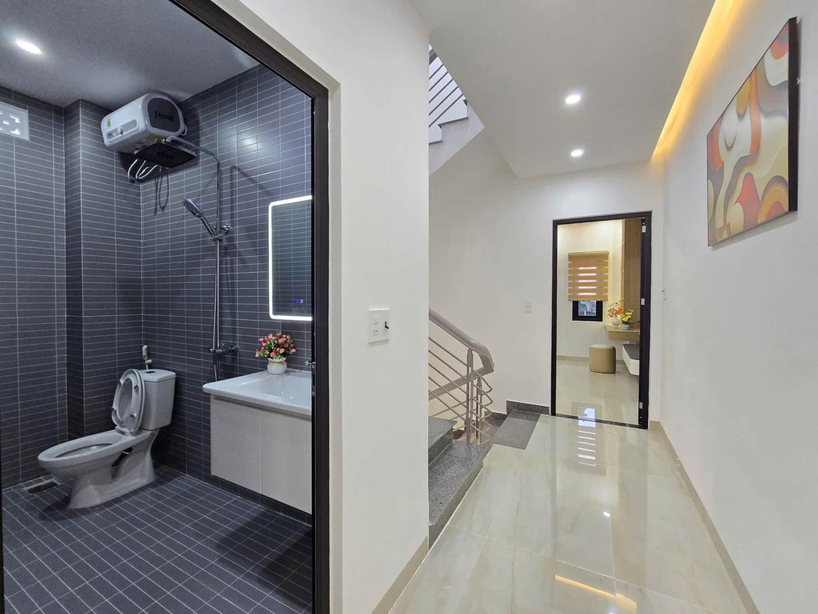 🔴💥Bán nhà 3 tầng 3 mê đường Nguyễn Huy Tự - Gần biển rất thoáng 16001679