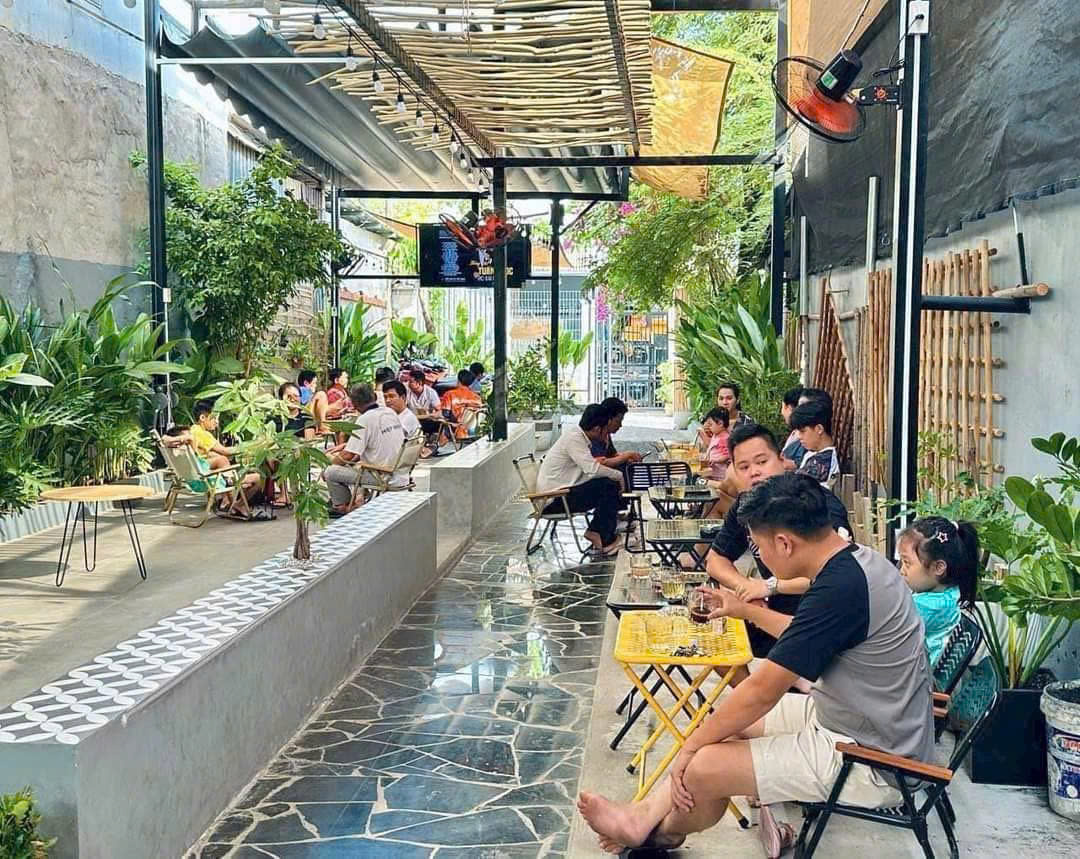 Bán 180m² Đất Tặng Quán Cafe Đang Kinh Doanh – Quốc Lộ 13 – Hiệp Bình Phước – TP Thủ Đức 16001686