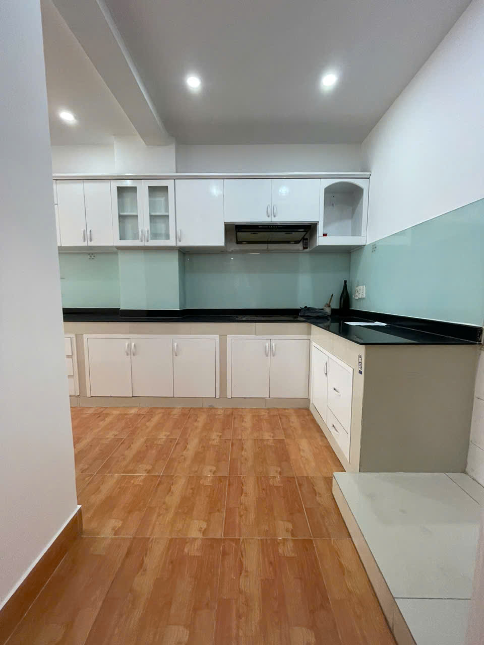 Cần cho thuê căn hộ 155 Nguyễn Chí Thanh P9. Q5 16001712