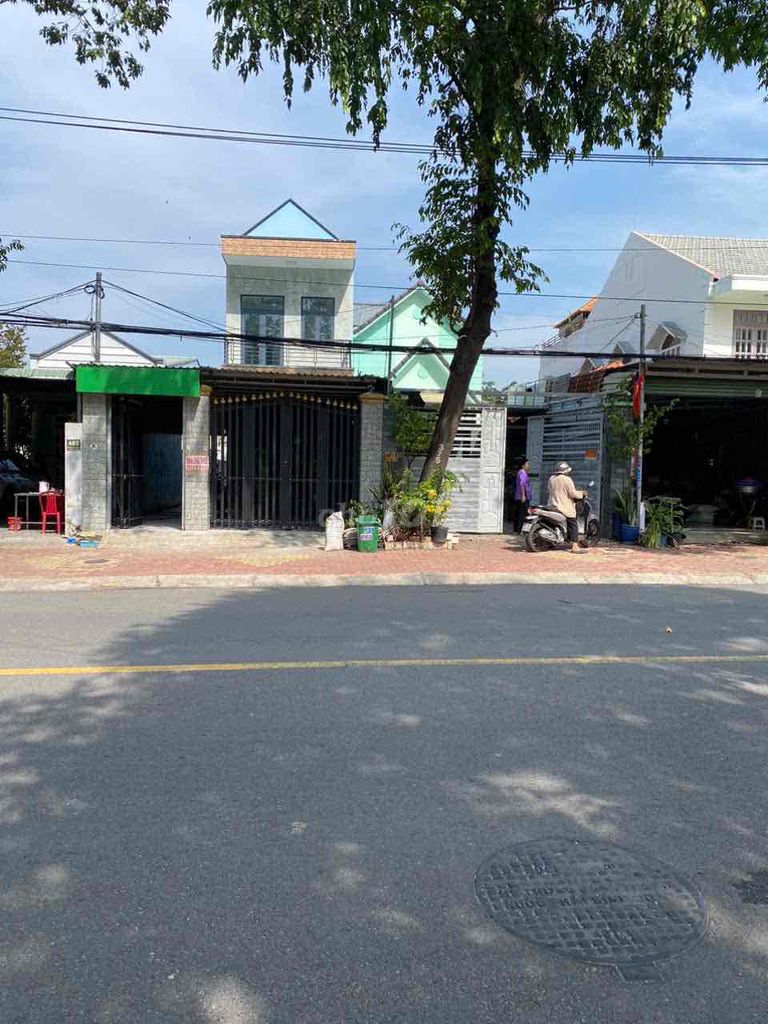 Cho thuê nhà nguyên căn mặt tiền đường lớn tại Thủ Dầu Một – vị trí đẹp, phù hợp ở kết hợp kinh 16001746