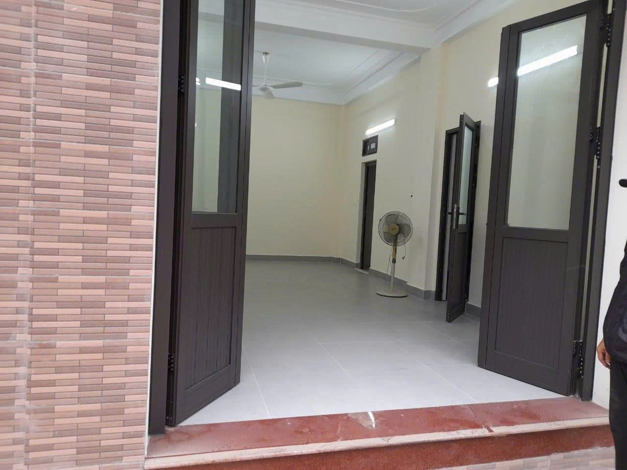 Cho Thuê Mặt Bằng Tầng 1 Hoàng Đạo Thành , Hạ Đình, Thanh Xuân, Hà Nội giá hơn 6tr/ tháng 16001800
