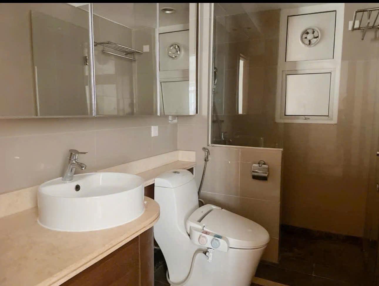 Chính chủ Cho Thuê 3PN Cao Cấp Saigon Pearl – View Landmark 81 & Sông Sài Gòn 16001857