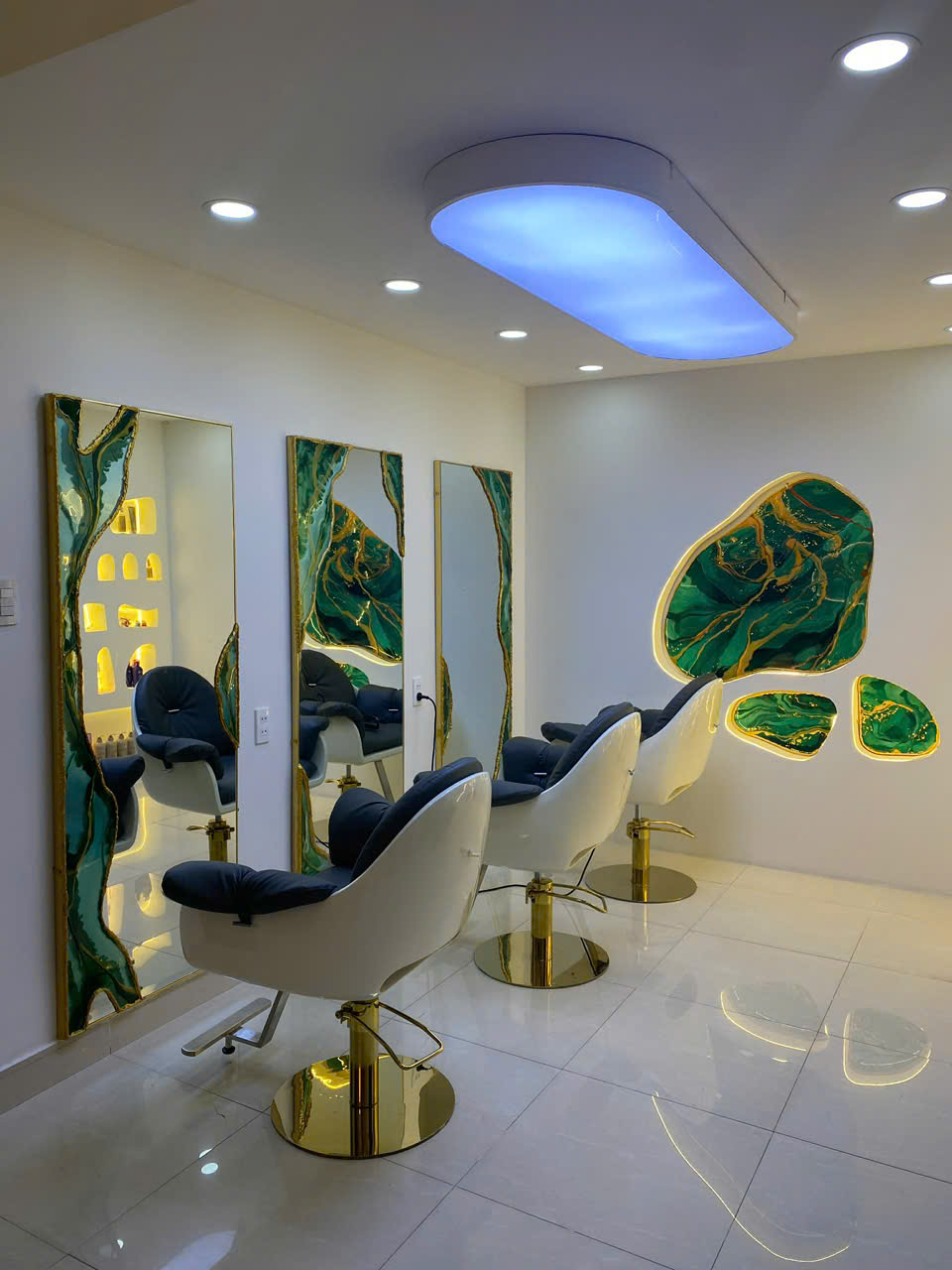 CHÍNH CHỦ CHO THUÊ MẶT BẰNG LÀM NAIL và SPA FULL NỘI THẤT TẠI QUẬN 5, TP.HCM 16001873