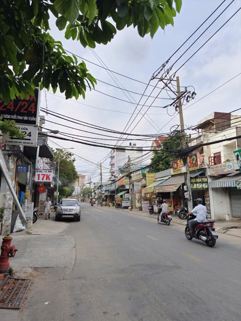 Bán nhà  mặt tiền Trương Phước Phan - giao Tân Hòa Đông, 5x16m, Cấp 4 - tiện xây, 8,3 Tỷ. 16001996
