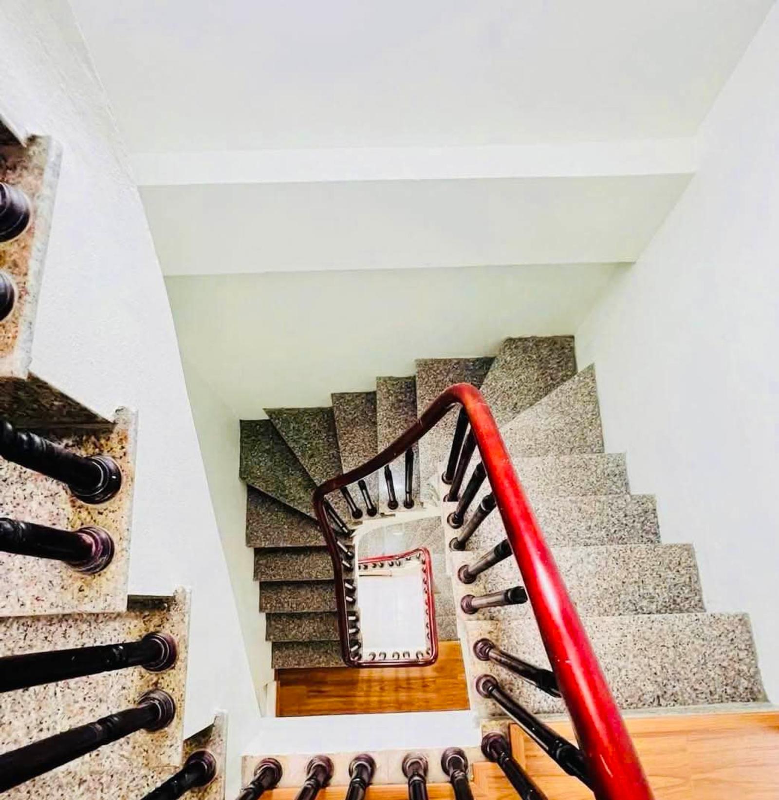 CHỦ ĐI NƯỚC NGOÀI - BÁN GẤP NHÀ MỘ LAO - SÁT ĐƯỜNG 18M - DÒNG TIỀN 150TR/NĂM - GIÁ CỰC SỐC 16002011