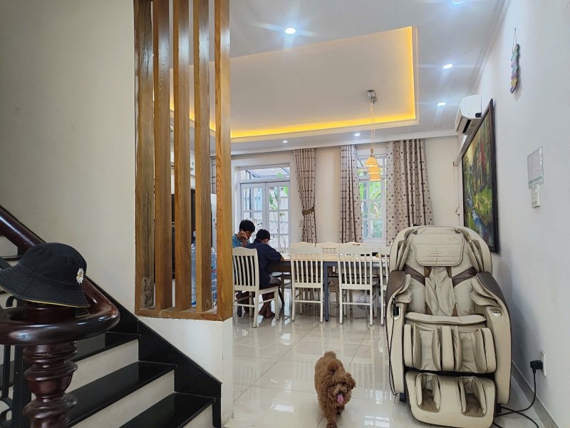 Bán nhà đường  357, Phước Long B, Q9, Thủ Đức, TP HCM. DT 1002m2,, 3 tầng, sổ hồng. Giá 14.9 tỷ 16002021