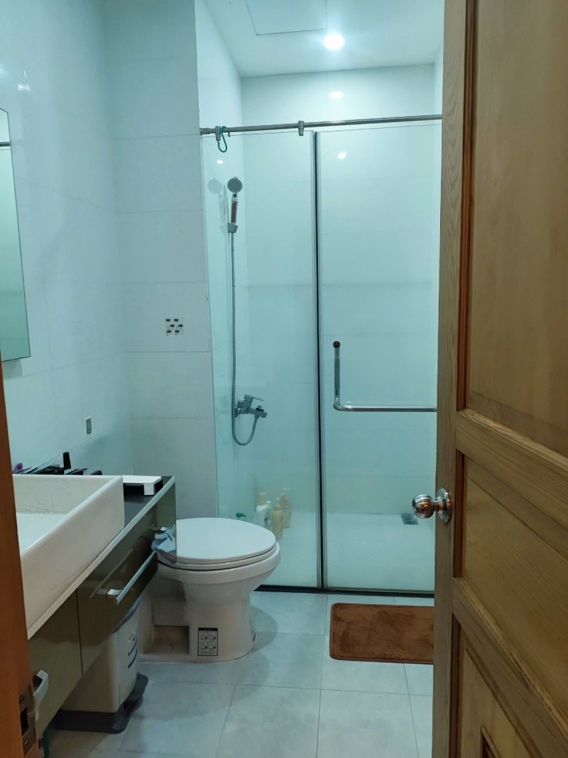 Bán nhà đường  357, Phước Long B, Q9, Thủ Đức, TP HCM. DT 1002m2,, 3 tầng, sổ hồng. Giá 14.9 tỷ 16002021