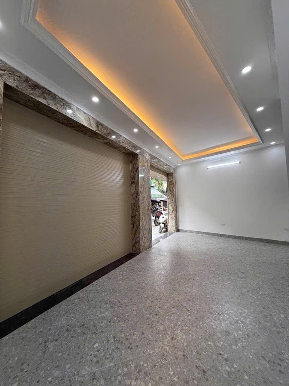 Bán Nhà Phố Hoàng Mai - Nhà Mới Thang Máy - Ô Tô Vào Nhà - Kinh Doanh Đỉnh - Gần Hồ Đền Lừ 16002061