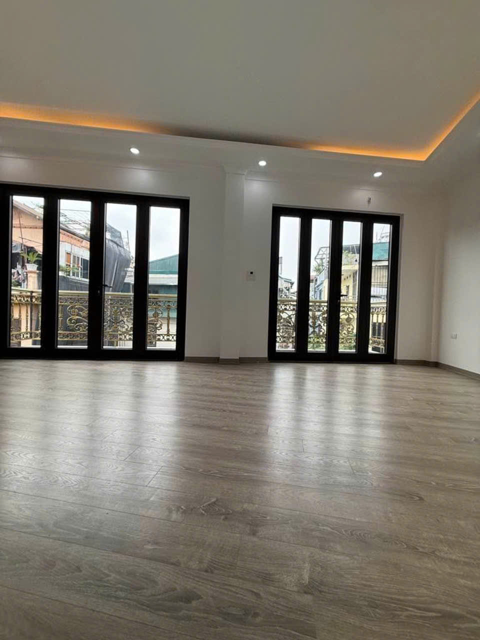 Bán Nhà Phố Hoàng Mai - Nhà Mới Thang Máy - Ô Tô Vào Nhà - Kinh Doanh Đỉnh - Gần Hồ Đền Lừ 16002061